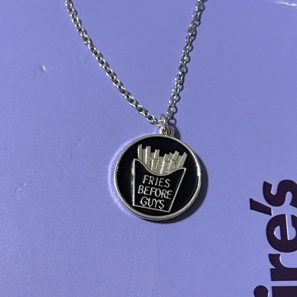 Claire's Accessories.Pearl Heart Barrettes,Peace Sign Ring, French Fry Necklace - Picture 9 of 11